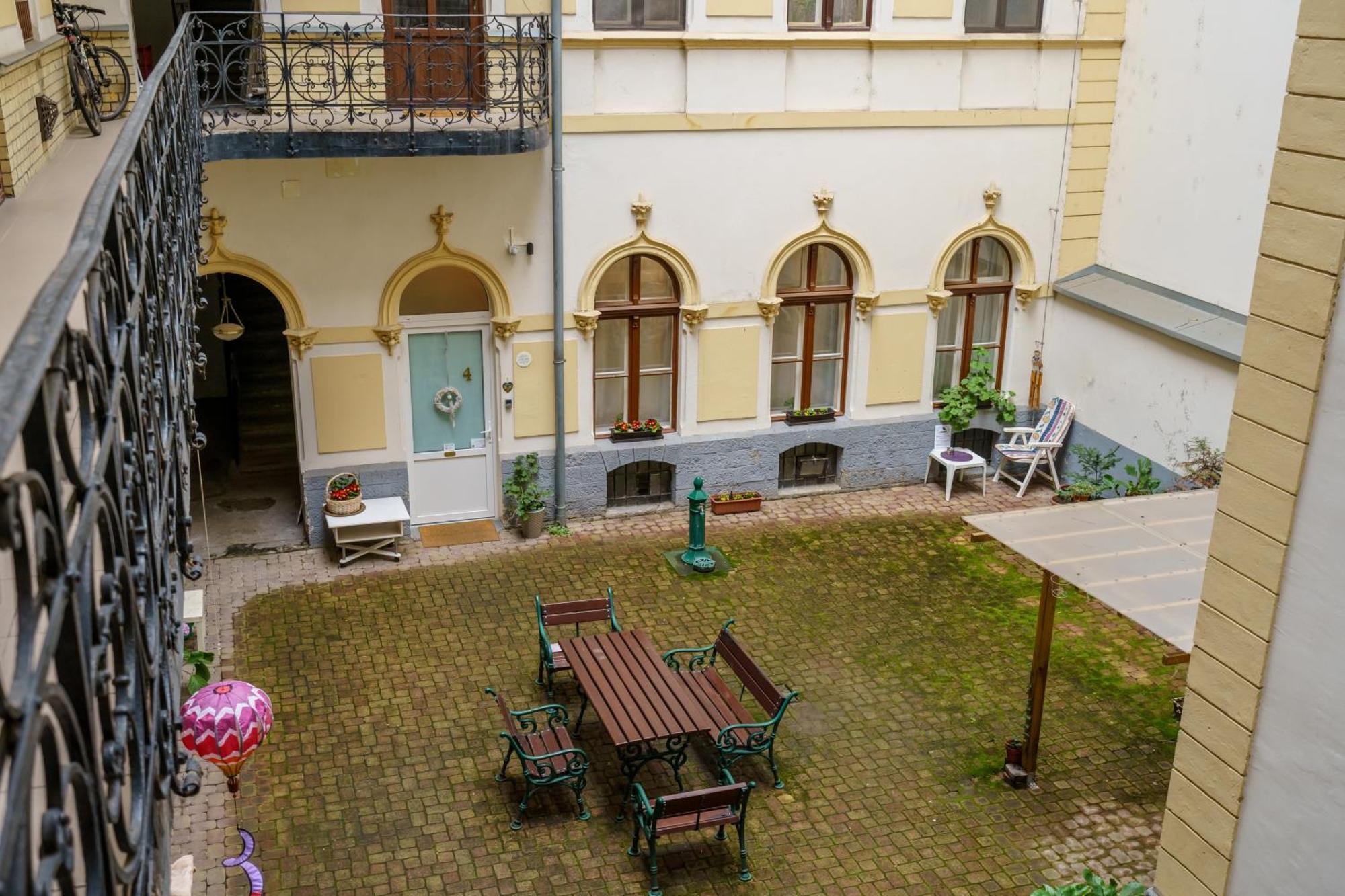Barka Home In Downtown Buda Budapest Exteriör bild